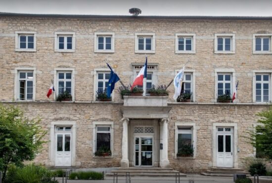 Mairie saint laurent-de-mur