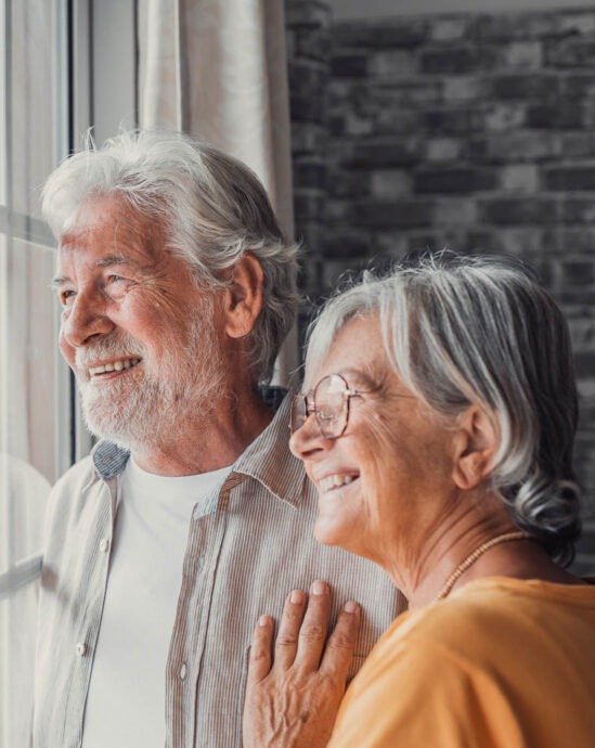 couple senior souriant