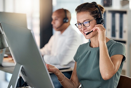 Femme en téléconsultation