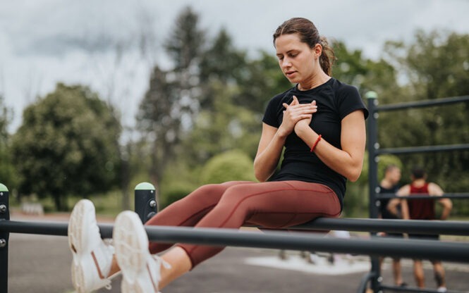 Femme faisant du sport