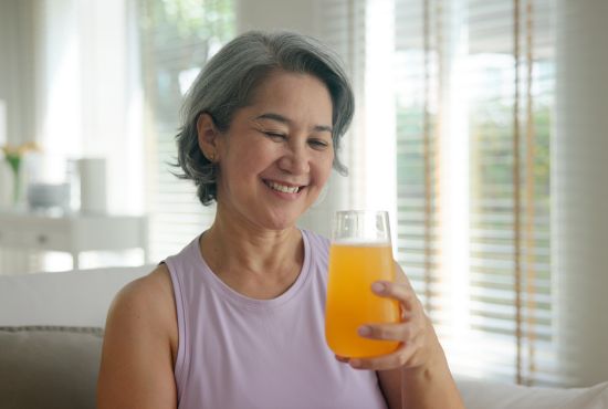 Femme qui renforce son système immunitaire