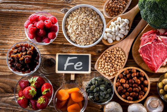 Alimentation riche en fer pour les femmes ayant des carences en fer.