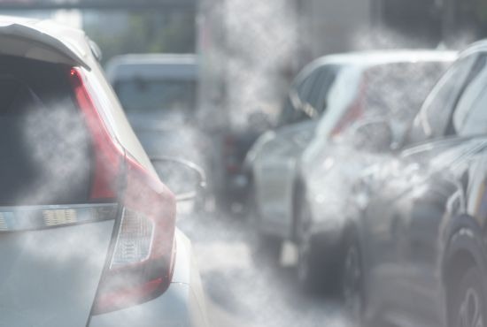 des embouteillage provoquant de la pollution de l'air